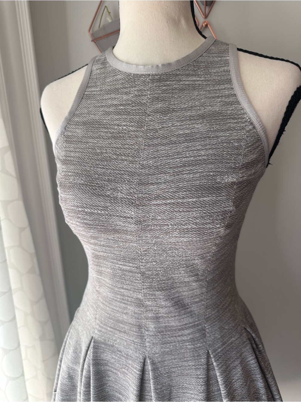LULULEMON Here to There Pleated Dress Sleeveless Heather Gray Fit & Flare Size 6 - Picture 5 of 16